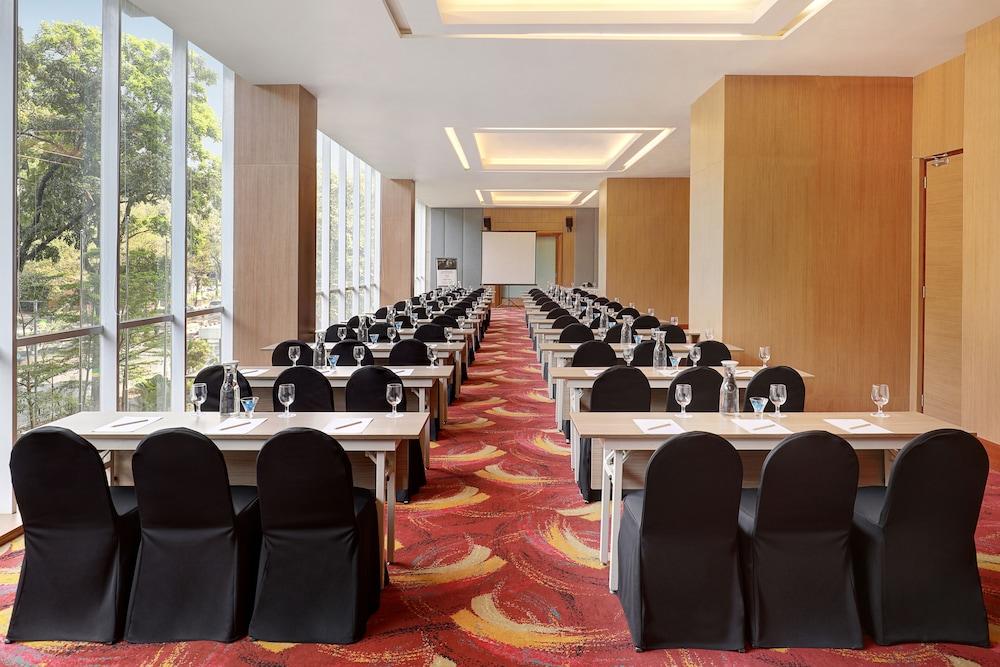 Mercure Bandung Nexa Supratman Buitenkant foto