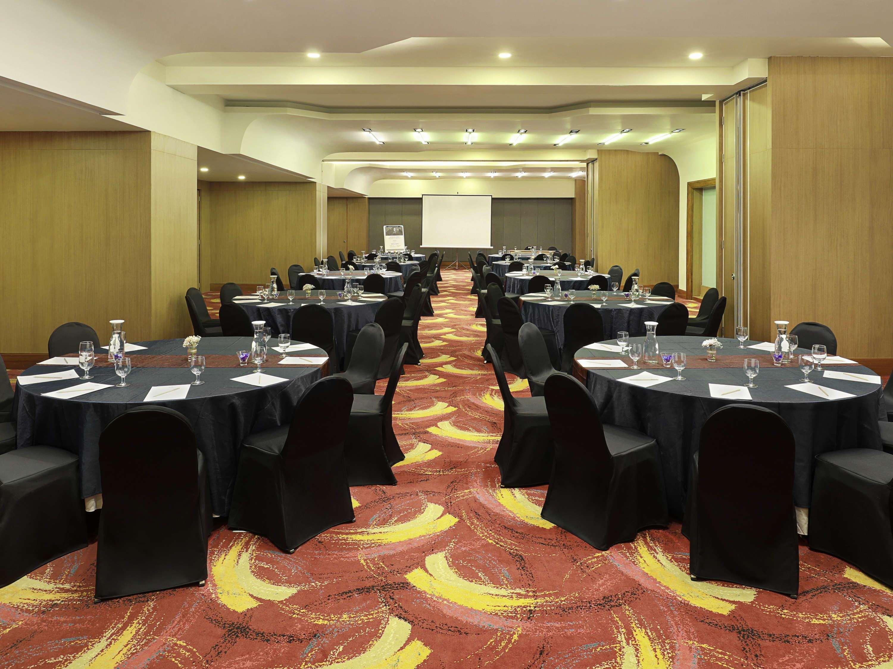 Mercure Bandung Nexa Supratman Buitenkant foto