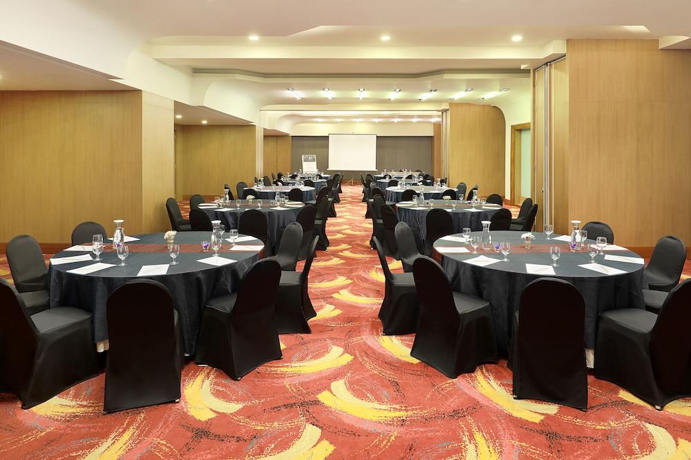 Mercure Bandung Nexa Supratman Buitenkant foto