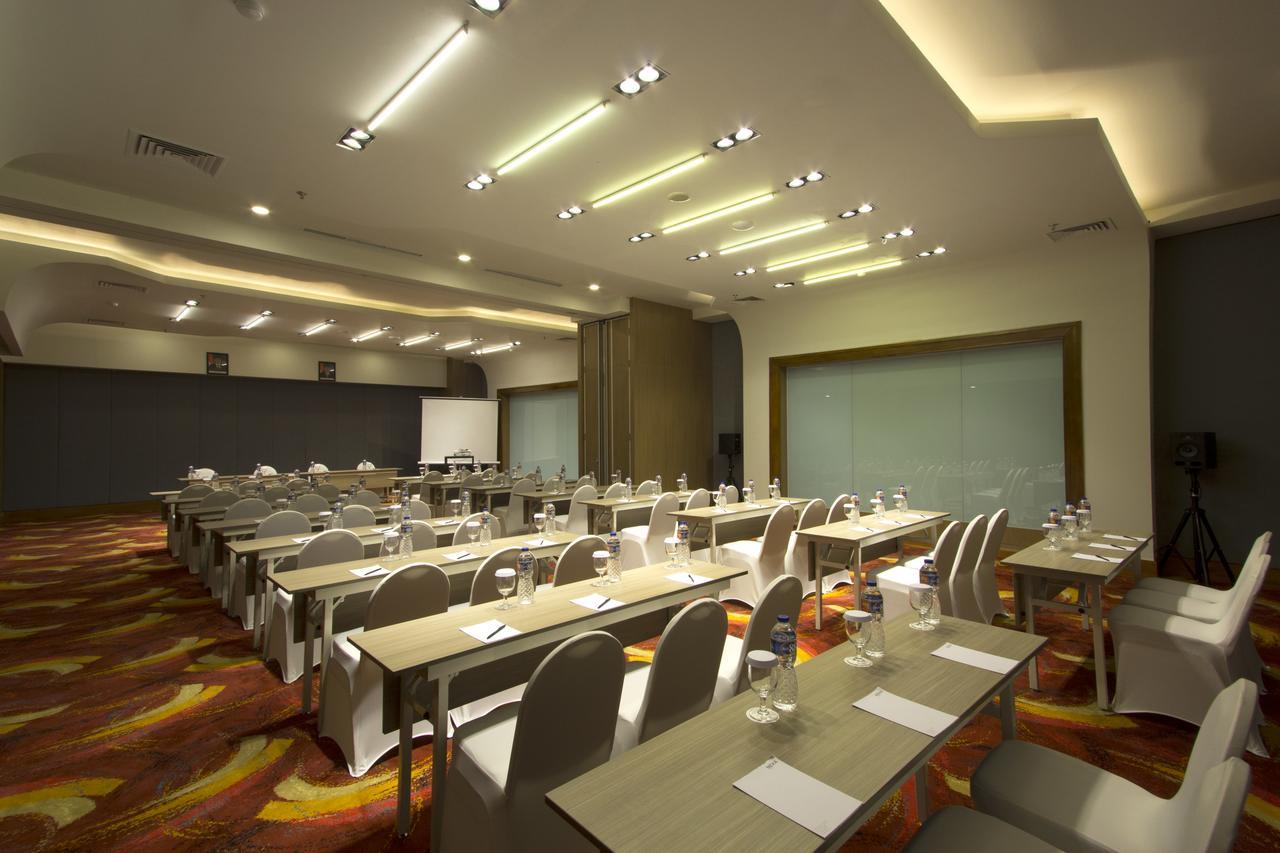 Mercure Bandung Nexa Supratman Buitenkant foto